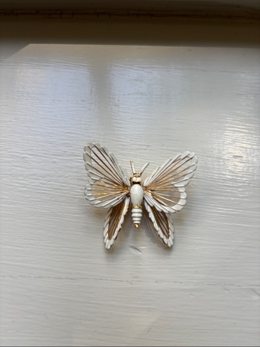 Vintage 1980's Monet White Outlined Butterfly With Gold Tone Wire Brooch/Pin